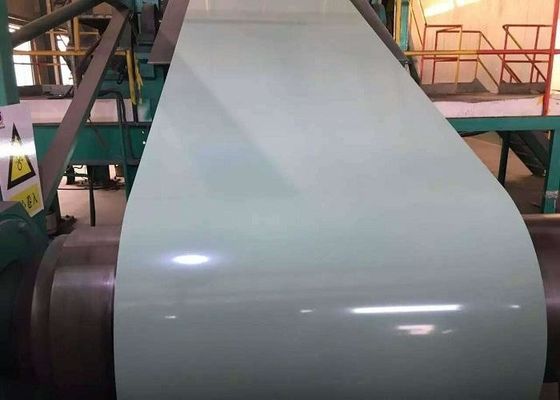 Hoogglanzende, witte aluminium spoel