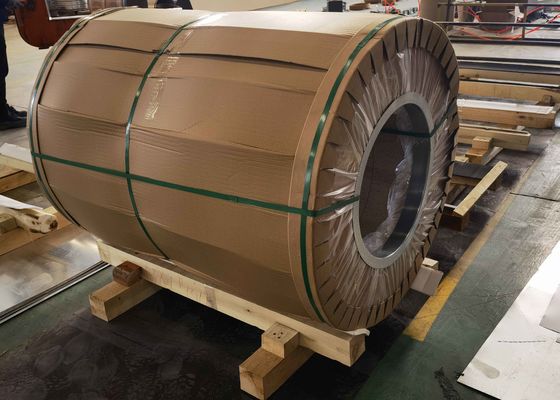 Witte voorgeverfde aluminium spoel 0,6 mm dik voor lichte structuren
