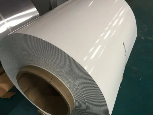 0.55mm dikte legering3105 H24 24 Gauge voorgeverfde aluminium spoel met PVDF verf voor terrasdek