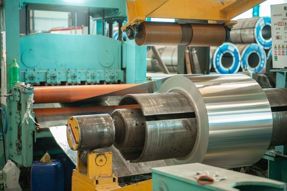 Voorgeverfde aluminium spoel voor dak- en muurbouwmateriaal