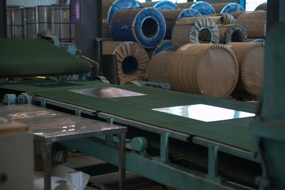 PE / PVDF / SMP verf kleur gecoate aluminium spoel voor gebouw decoratie plaat
