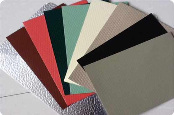 legering 3003 H24 Temperatuurgraad 26 Gauge Dikke witte kleur Stucco Gemaakte aluminiumplaat gebruikt voor het bouwen van buitenbekleding