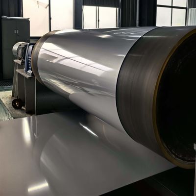 Standaard Ral Kleur PE / PVDF 0,5-1,0 mm voorgeverfde Aluminium spoel gebruikt voor het produceren van wandpanelen