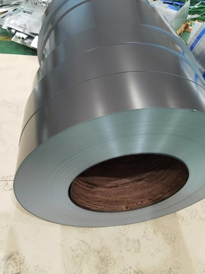Aluminiumlegering 3105 0,55 mm Dikte Matte kleur PVDF Voorgeverfde aluminium spoel voor gordijnmuren gevelpaneel