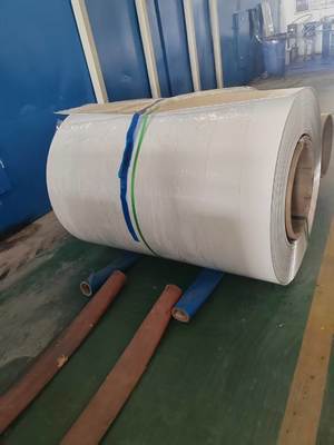 Voor terrasoverkapping 0,75 mm dikke legering 3105 H24 22 gauge witte kleur hoge impact voorgeschilderde aluminium spoel met Pvdf-verf