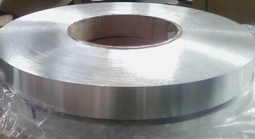 0,10 mm dikte 45 mm breedte voorgelakte aluminiumfolierol voor het oprolbare nokventilatietape maken