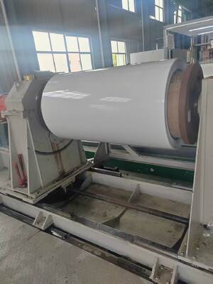 AA3105 H24 1.6X1232MM Voorgeverfde aluminium spoel polyester coating voor gebouw omhuls systeem