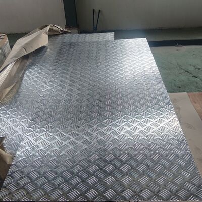 Aluminiumlegering 1050 aluminium traanplaat voor gereedschapskisten | Dikte 1,2–3,0 mm | Breedte 1000–1500 mm | Vijfstaven- of ruitpatroon | Molenafwerking of gepolijst